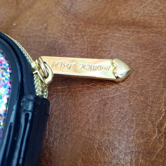 Betsey Johnson Rainbow Glitter Black Zip-Up iPad Case - Picture 5 of 8